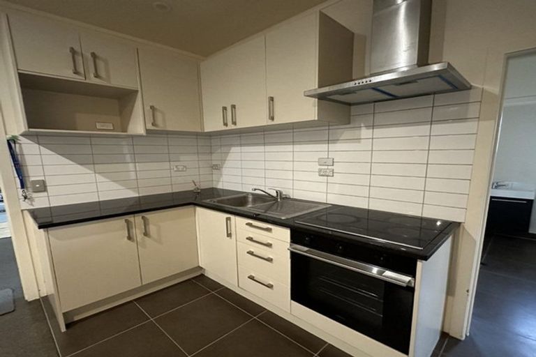 Photo of property in 2/54 Lynwood Road, New Lynn, Auckland, 0600