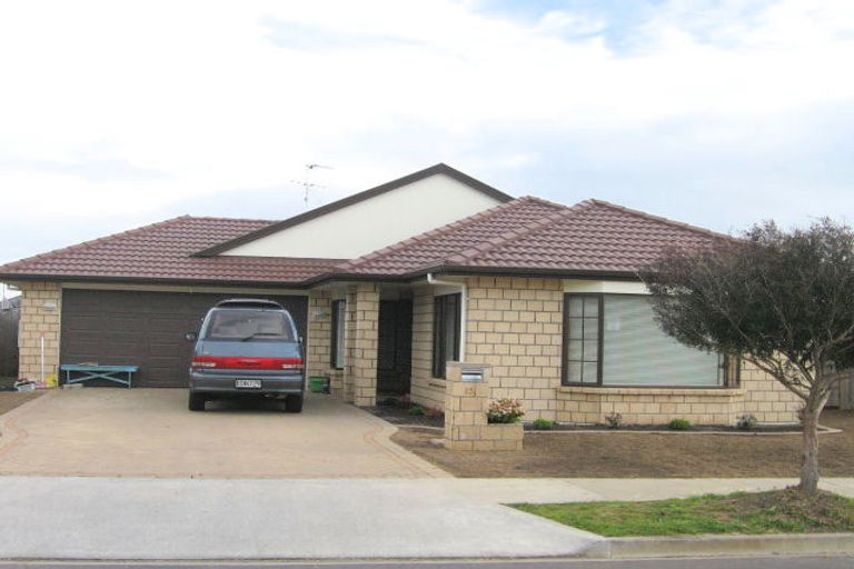 Photo of property in 15 Dalcross Drive, Flat Bush, Auckland, 2016