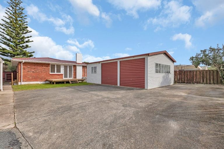 Photo of property in 11 Taotahi Walk, Ruakaka, 0116