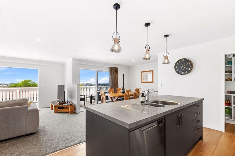 Photo of property in 22a Raelene Place, Massey, Auckland, 0614