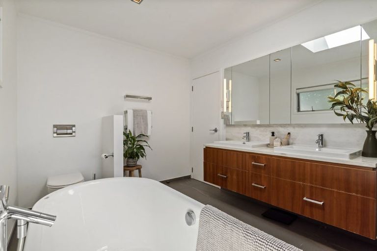 Photo of property in 2 Manurere Avenue, Takapuna, Auckland, 0622
