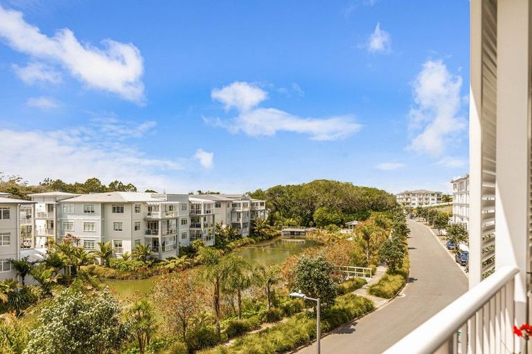 Photo of property in 227 Hibiscus Drive, Orewa, 0931