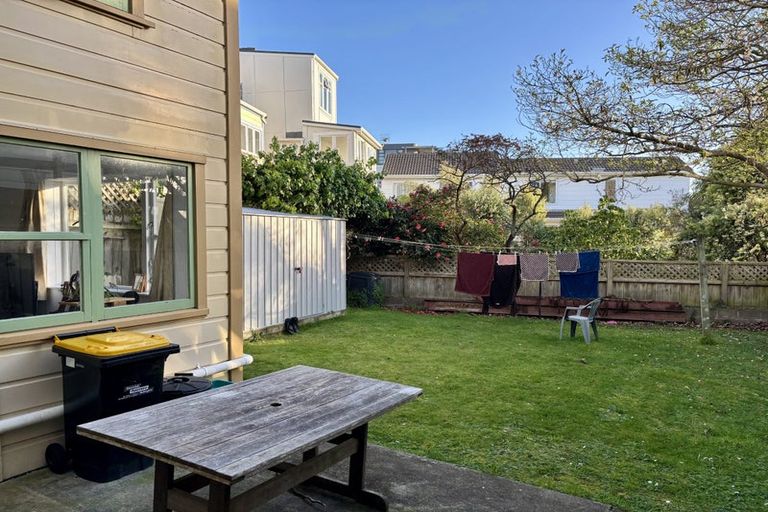 Photo of property in 88 Roxburgh Street, Mount Victoria, Wellington, 6011