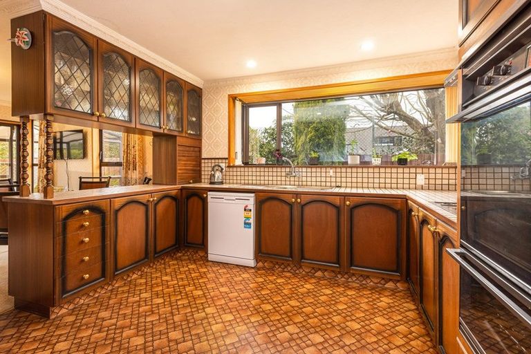 Photo of property in 28 Cricklewood Place, Avonhead, Christchurch, 8042