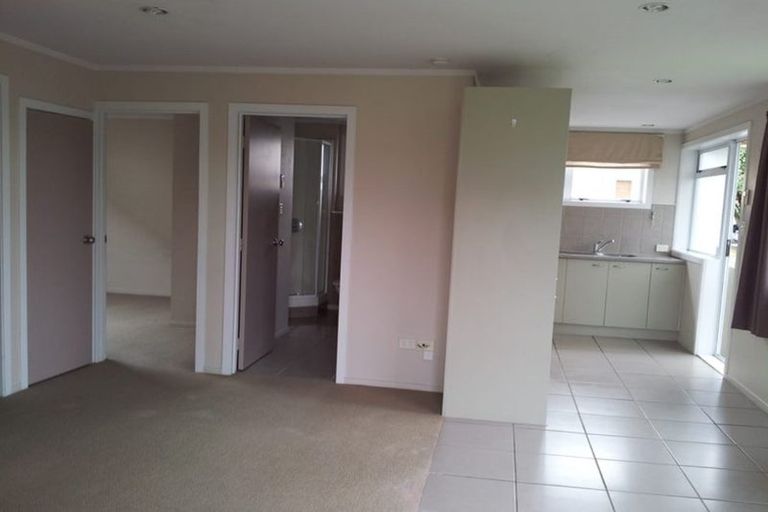 Photo of property in 2/9 Hamilton Road, Papatoetoe, Auckland, 2025