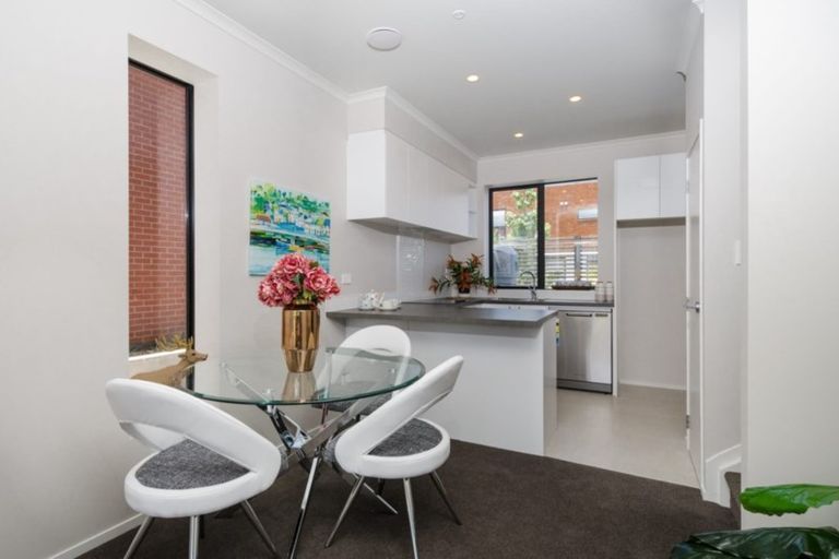 Photo of property in 4/89 Hobsonville Point Road, Hobsonville, Auckland, 0616