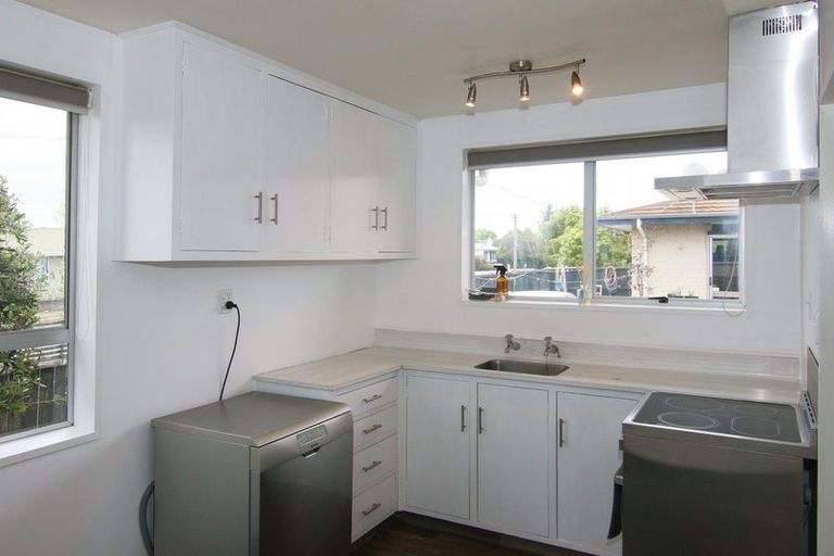 Photo of property in 29 Cutts Road, Russley, Christchurch, 8042
