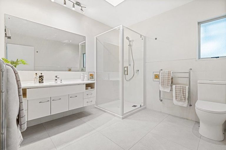 Photo of property in 25 Hawkes Access Road, Waitoki, Silverdale, 0994