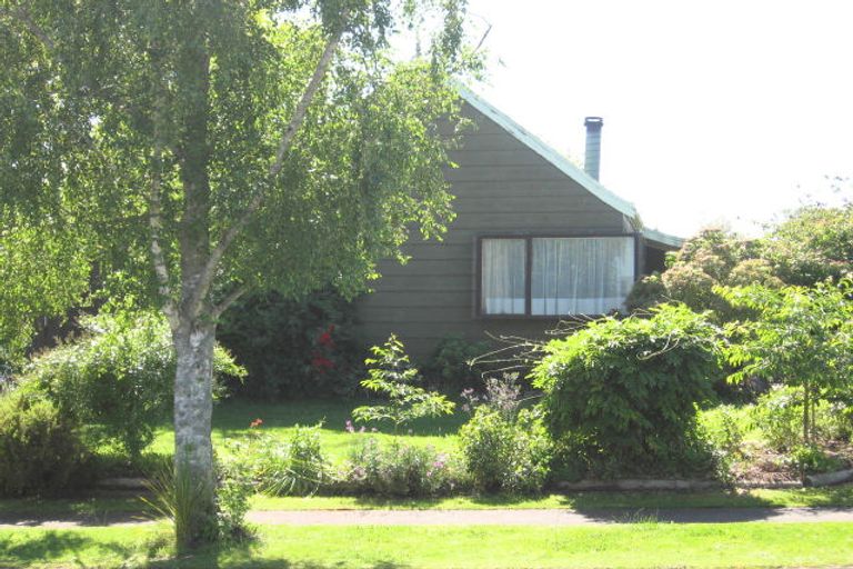 Photo of property in 2 Marlowe Drive, Leamington, Cambridge, 3432
