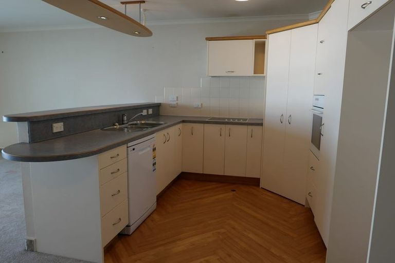 Photo of property in Ocean Apartments, 44-46 Marine Parade, Paraparaumu Beach, Paraparaumu, 5032