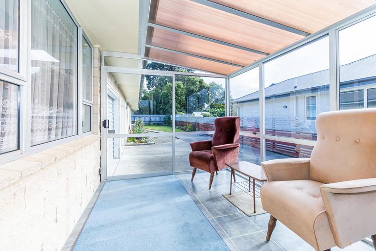Photo of property in 10a-b Churchill Place, Waimate, 7924