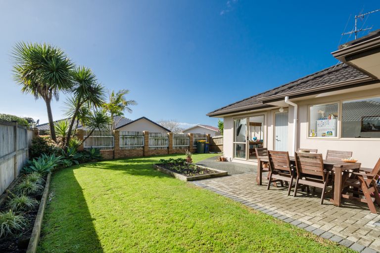 Photo of property in 114f Colwill Road, Massey, Auckland, 0614