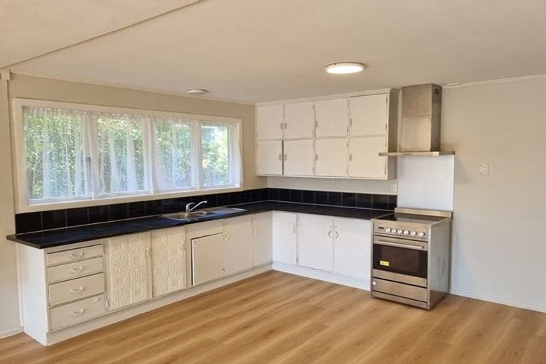 Photo of property in 506 Swanson Road, Ranui, Auckland, 0612