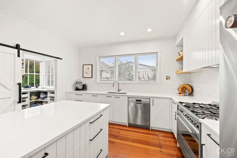 Photo of property in 17 Chilton Grove, Hutt Central, Lower Hutt, 5010