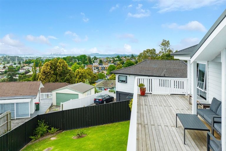 Photo of property in 22a Raelene Place, Massey, Auckland, 0614