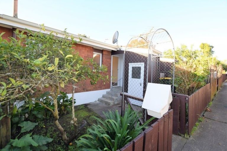 Photo of property in 6 Hiseman Lane, Henderson, Auckland, 0612