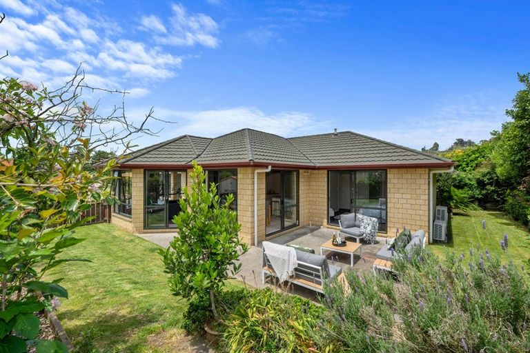 Photo of property in 38 Cabeleigh Drive, Helensville, 0800