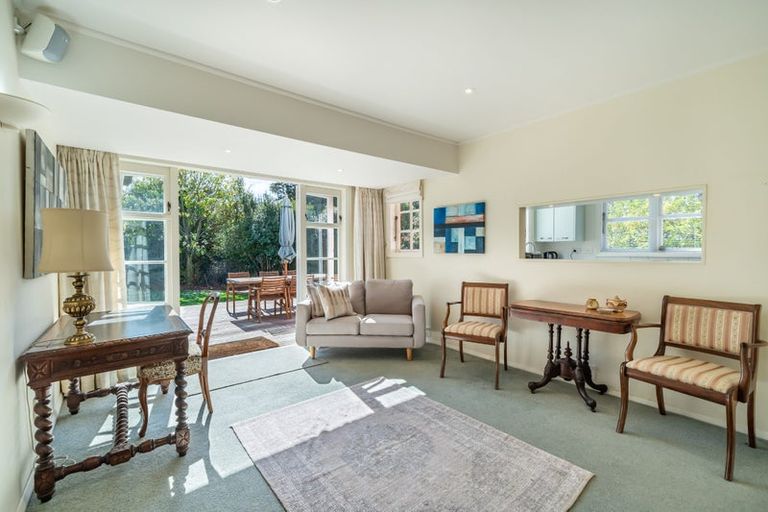 Photo of property in 297 Fergusson Drive, Heretaunga, Upper Hutt, 5018