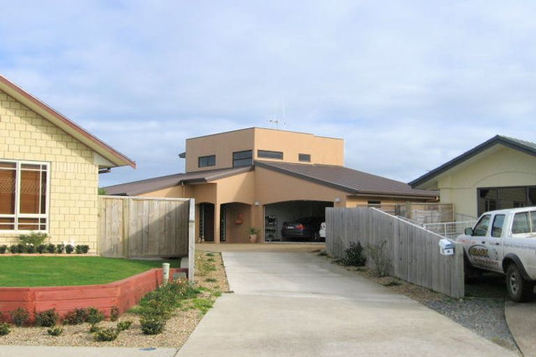 Photo of property in 16 Grasmere Court, Huntington, Hamilton, 3210