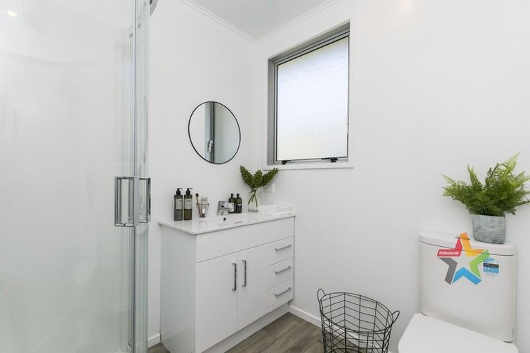 Photo of property in 178 Queens Drive, Lyall Bay, Wellington, 6022