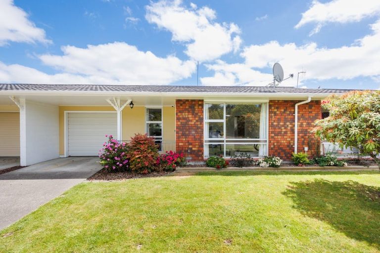 Photo of property in 20 Ruha Street, West End, Palmerston North, 4412