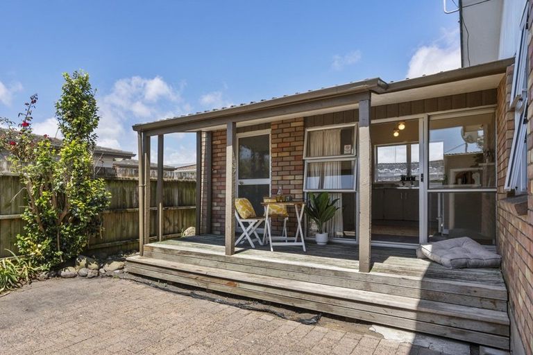 Photo of property in 27 Tukapa Street, Westown, New Plymouth, 4310