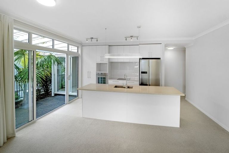 Photo of property in 16 Plantation Terrace, Orewa, 0931