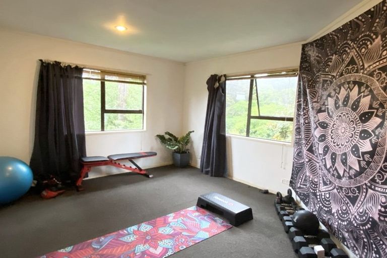 Photo of property in 19 Coroglen Avenue, Birkenhead, Auckland, 0626
