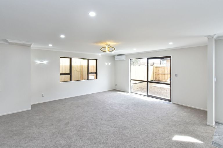 Photo of property in 56b Cambridge Terrace, Papatoetoe, Auckland, 2025