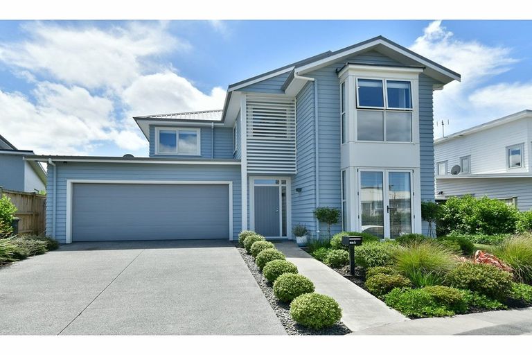 Photo of property in 6 Onekura Street, Red Beach, 0932