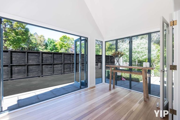 Photo of property in 17a Simla Crescent, Khandallah, Wellington, 6035