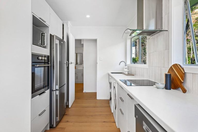 Photo of property in 217 Motutara Road, Muriwai, Waimauku, 0881