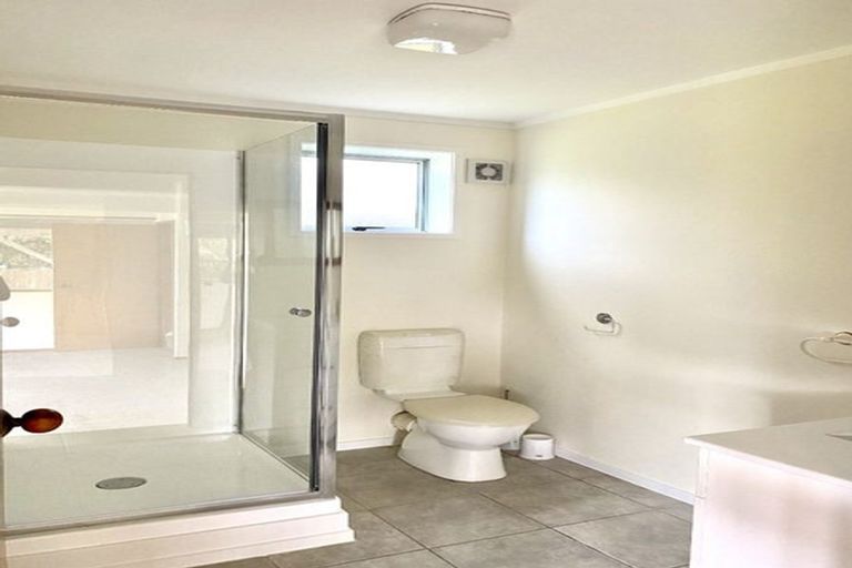 Photo of property in 88 Spinella Drive, Bayview, Auckland, 0629