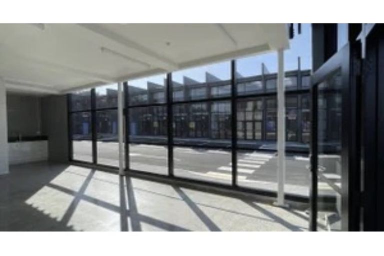 Photo of property in 24 Port Way, Rosehill, 2113