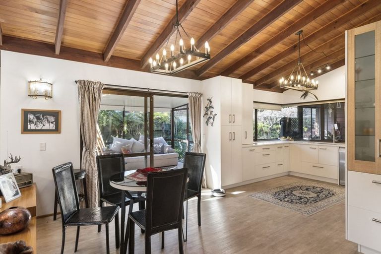 Photo of property in 1 Manu Grove, Waikanae, 5036