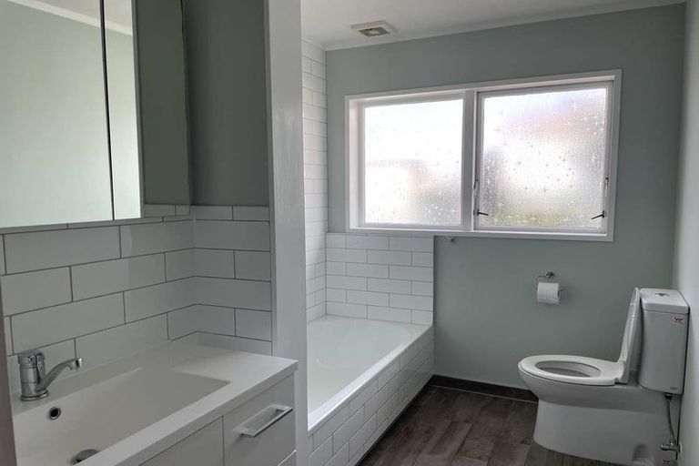 Photo of property in 200f1 Onepu Road, Lyall Bay, Wellington, 6022