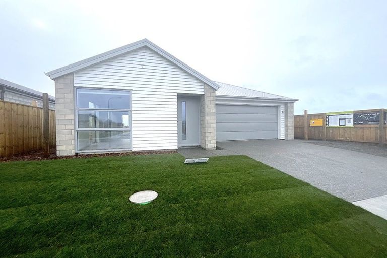 Photo of property in 24 Ellmers Street, Woodend, 7691