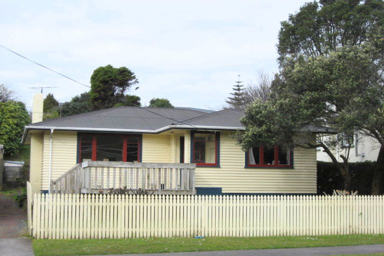 Photo of property in 59 Awanui Street, Merrilands, New Plymouth, 4312