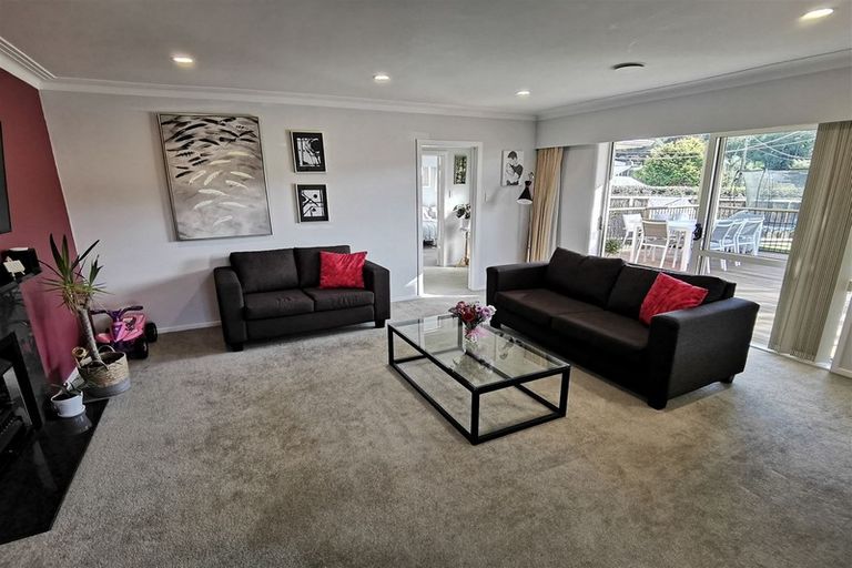 Photo of property in 22 Forest Glen, Orewa, 0931