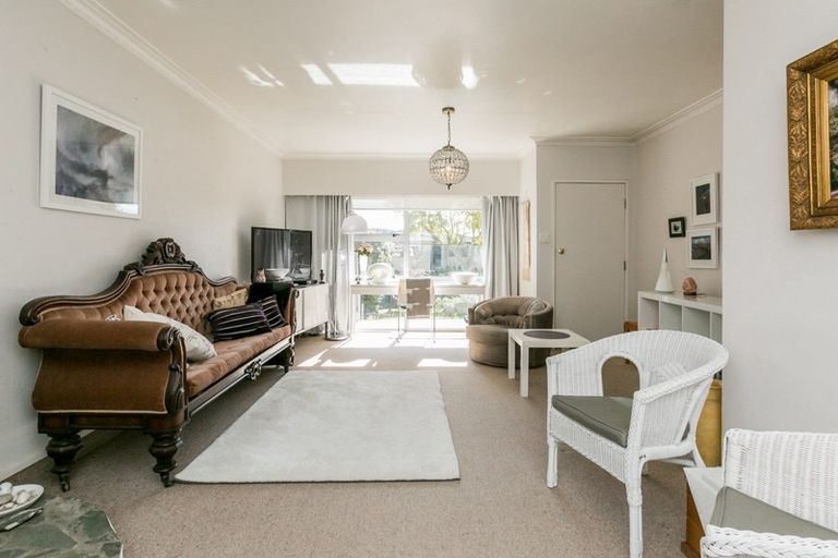Photo of property in 1/26 Chester Street, Taradale, Napier, 4112