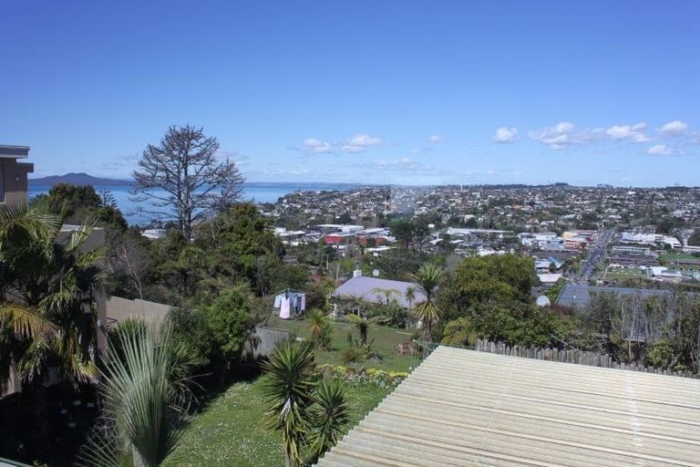 Photo of property in 19 Firth Road, Torbay, Auckland, 0630