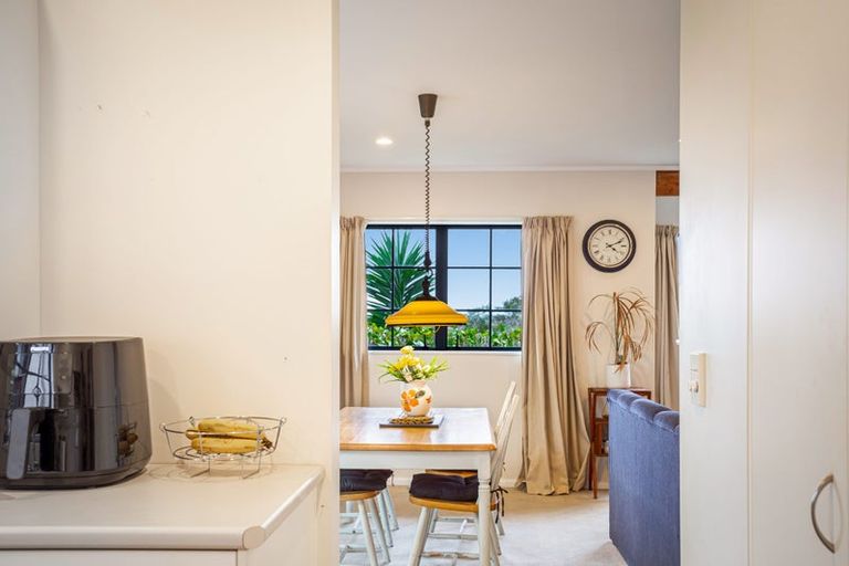 Photo of property in 8/485 Don Buck Road, Massey, Auckland, 0614