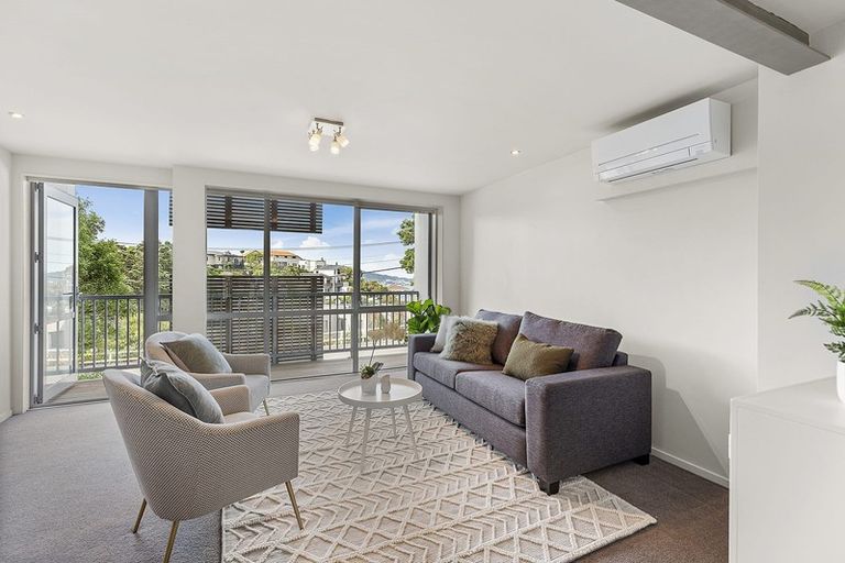 Photo of property in 1/142 Onslow Road, Khandallah, Wellington, 6035