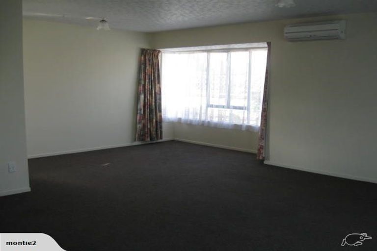 Photo of property in 33 Mortlake Street, Islington, Christchurch, 8042