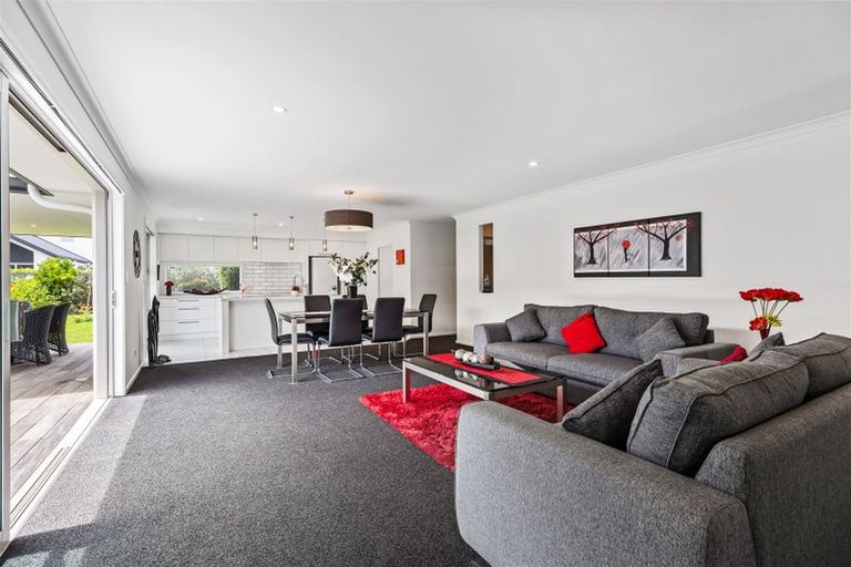 Photo of property in 93 Sandhurst Drive, Papamoa Beach, Papamoa, 3118