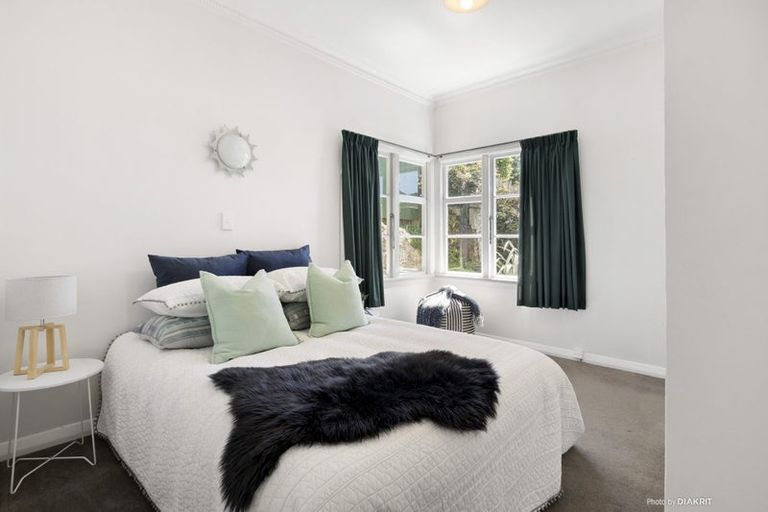 Photo of property in 122 The Parade, Island Bay, Wellington, 6023