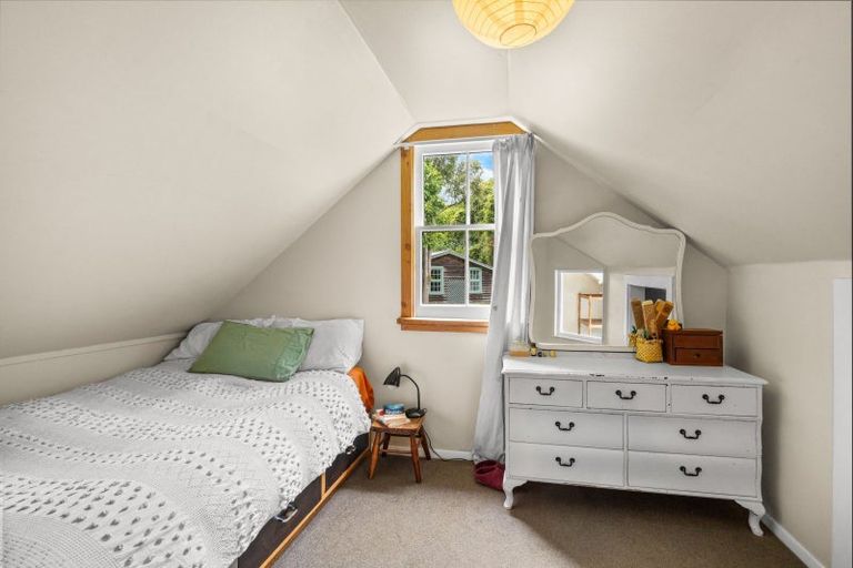 Photo of property in 342 Le Bons Bay Road, Le Bons Bay, Akaroa, 7583
