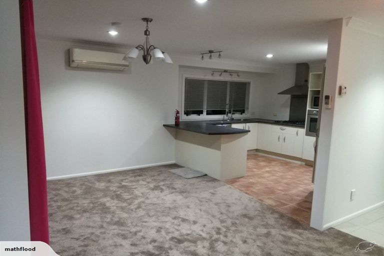 Photo of property in 4 Comber Place, Johnsonville, Wellington, 6037