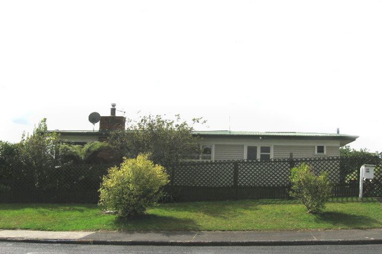 Photo of property in 1/63 Strid Road, Te Atatu South, Auckland, 0610