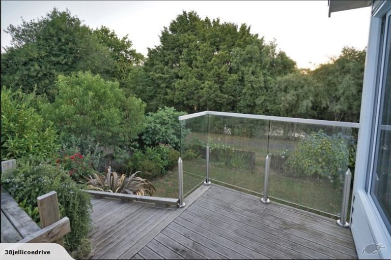Photo of property in 38 Jellicoe Drive, Hamilton East, Hamilton, 3216